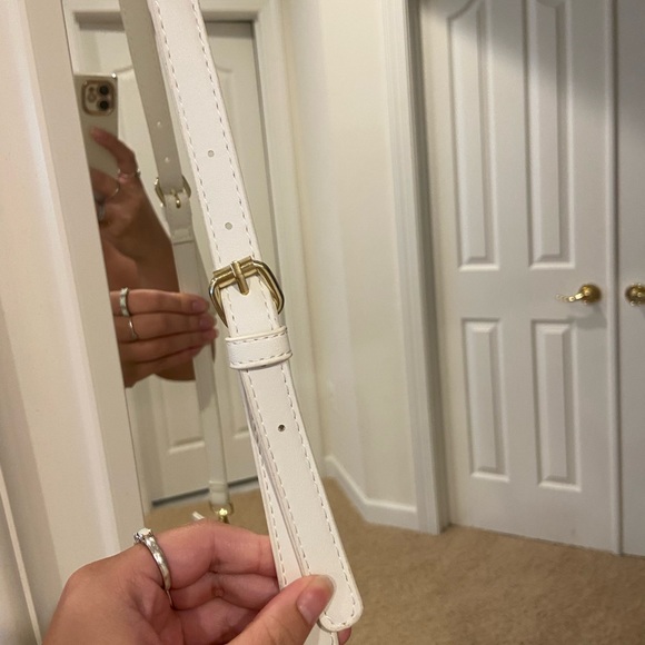 NWOTs STEVE MADDEN WHITE CROSSBODY BAG - Picture 6 of 6